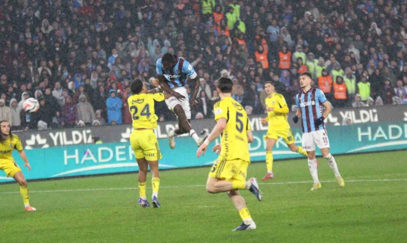 Nefes kesen maçta Fenerbahçe, Trabzonspor'u 3-2 mağlup etti