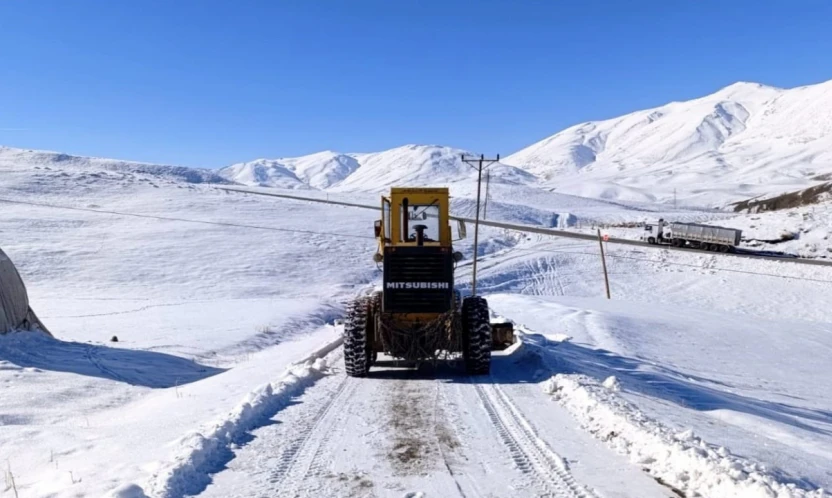 Van'da 35 ulaşım yolu kapalı
